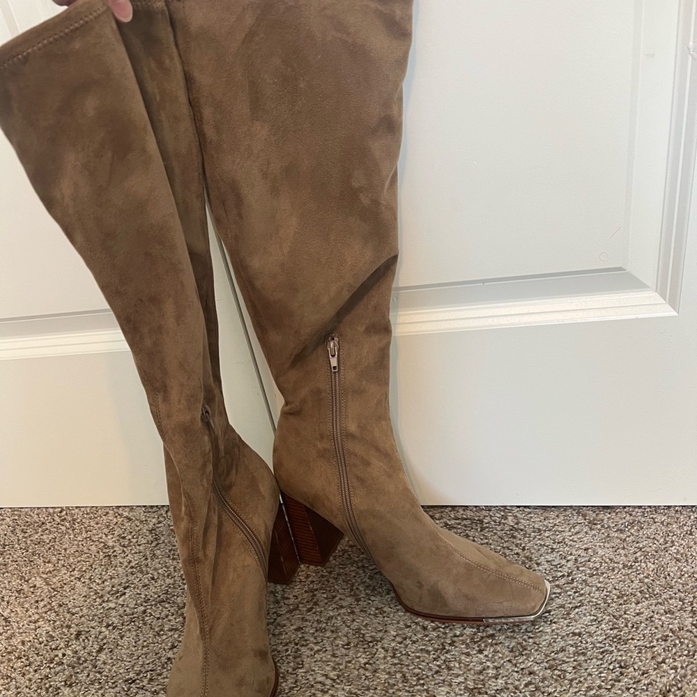 Steve Madden Fedora Taupe suede boots size 11